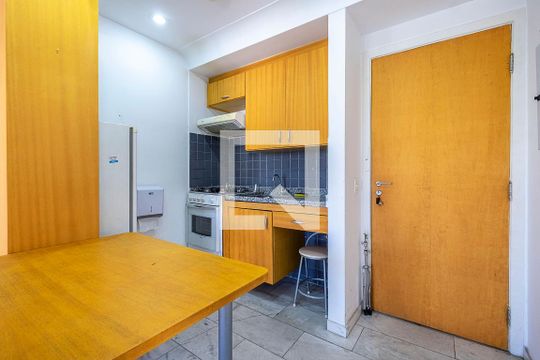 Cozinha de apartamento à venda com 1 quarto, 36m² em Paraíso, São Paulo