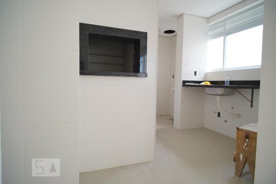 Cozinha de apartamento à venda com 2 quartos, 67m² em São João, Porto Alegre