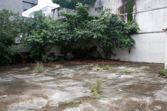 Quintal de casa à venda com 3 quartos, 400m² em Portuguesa, Rio de Janeiro