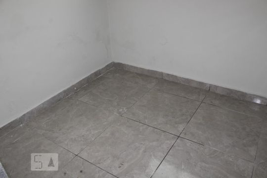 Quarto de Serviço de casa à venda com 3 quartos, 400m² em Portuguesa, Rio de Janeiro