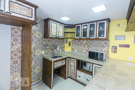 Cozinha de casa de condomínio à venda com 3 quartos, 146m² em Hípica, Porto Alegre