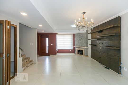 Sala de casa de condomínio à venda com 3 quartos, 146m² em Hípica, Porto Alegre