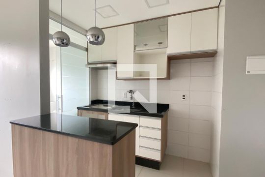 Cozinha de apartamento para alugar com 2 quartos, 51m² em Vila São João, Barueri