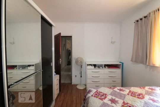 Quarto 2 de casa à venda com 4 quartos, 200m² em Vila Aricanduva, São Paulo