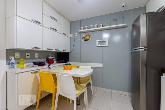 Cozinha  de apartamento à venda com 4 quartos, 173m² em Piratininga, Niterói