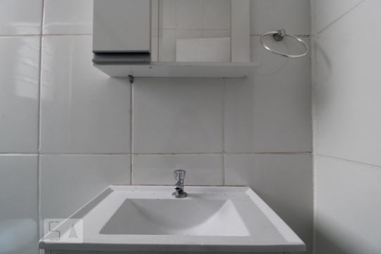Pia do banheiro 2 de casa para alugar com 3 quartos, 180m² em Campo Belo, São Paulo