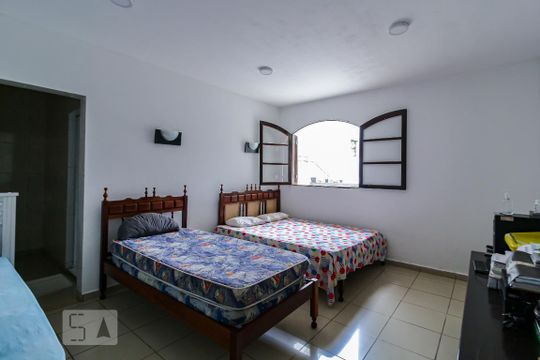 Quarto 1 de casa para alugar com 2 quartos, 500m² em Jardim Oriental, São Paulo