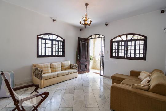 Casa para alugar com 2 quartos, 500m² em Jardim Oriental, São Paulo