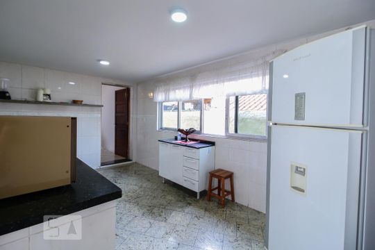 Cozinha de casa para alugar com 2 quartos, 500m² em Jardim Oriental, São Paulo