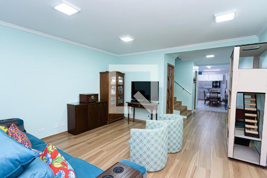 Casa à venda com 3 quartos, 223m² em Vila Roque, São Paulo