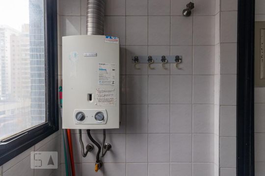 àrea de serviço de apartamento para alugar com 1 quarto, 48m² em Indianópolis, São Paulo