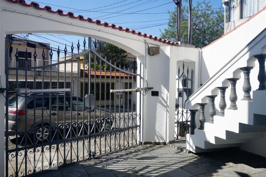 Frente da Casa de casa à venda com 3 quartos, 210m² em Vila Rui Barbosa, São Paulo