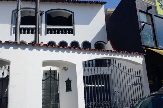 Fachada de casa à venda com 3 quartos, 210m² em Vila Rui Barbosa, São Paulo