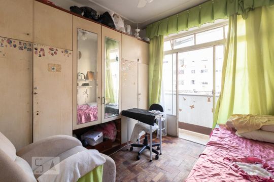 Quarto 1 de apartamento para alugar com 4 quartos, 93m² em Centro Histórico, Porto Alegre
