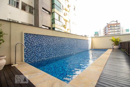 Área comum - Piscina de apartamento à venda com 2 quartos, 66m² em Passo da Areia, Porto Alegre