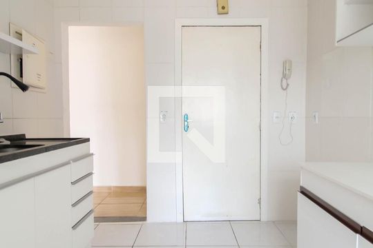 Cozinha de apartamento para alugar com 2 quartos, 89m² em Vila Regente Feijó, São Paulo