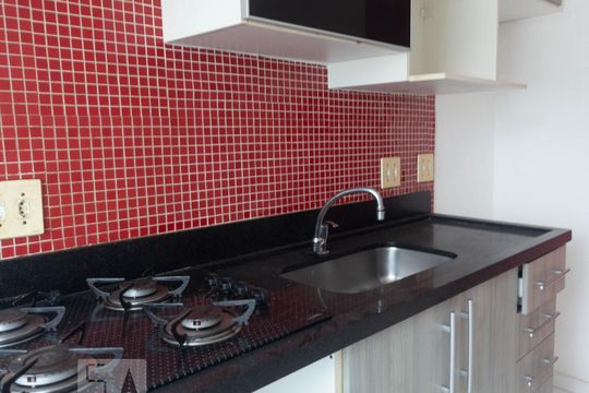 Cozinha de apartamento para alugar com 2 quartos, 47m² em Jardim Ísis, Cotia