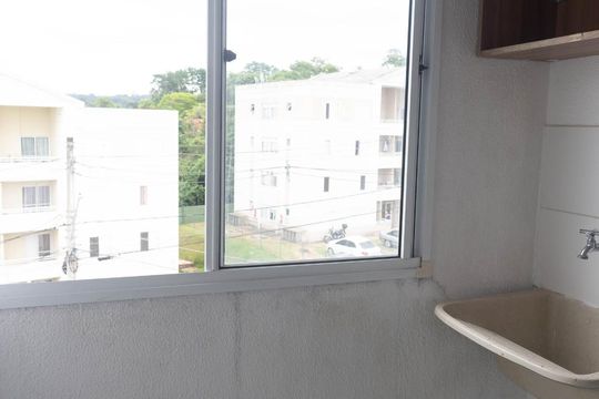 Área de serviço de apartamento para alugar com 2 quartos, 47m² em Jardim Ísis, Cotia