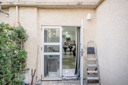 Quintal de apartamento à venda com 1 quarto, 64m² em Jardim Modelo, São Paulo