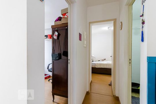 Corredor de apartamento para alugar com 2 quartos, 54m² em Vila Água Funda, São Paulo