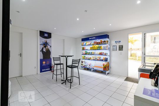 Mercado de apartamento para alugar com 2 quartos, 54m² em Vila Água Funda, São Paulo