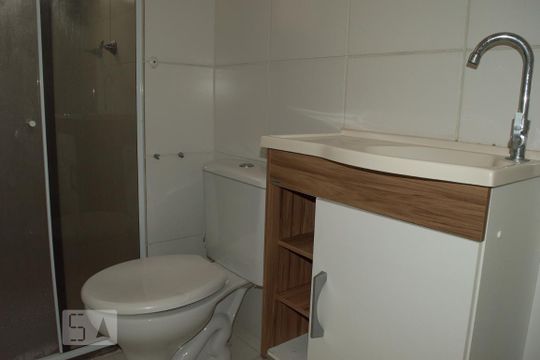 Banheiro de apartamento para alugar com 2 quartos, 44m² em Campo Grande, Rio de Janeiro