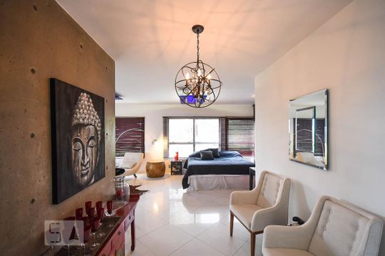 Sala de kitnet/studio para alugar com 1 quarto, 70m² em Panamby, São Paulo
