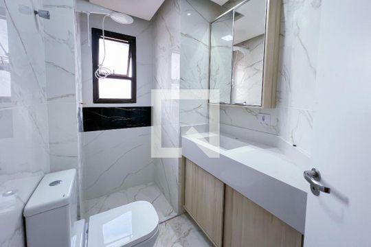 Banheiro de apartamento à venda com 2 quartos, 56m² em Vila Olímpia, São Paulo
