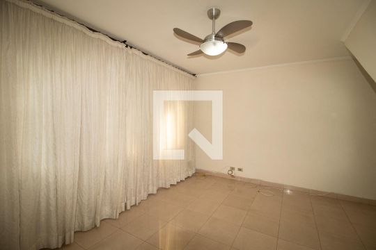 Casa para alugar com 2 quartos, 100m² em Vila Nivi, São Paulo