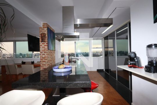 Cozinha de apartamento à venda com 1 quarto, 75m² em Vila Mariana, São Paulo