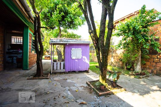 Quintal de casa à venda com 2 quartos, 200m² em Mato Grande, Canoas