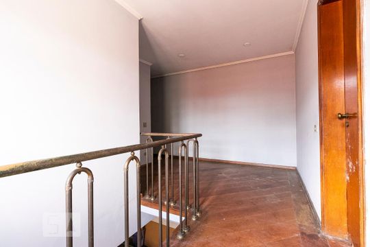 Corredor de casa para alugar com 3 quartos, 250m² em Penha de França, São Paulo