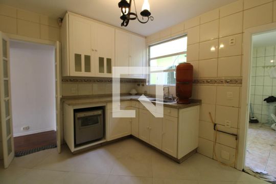 Cozinha de casa à venda com 4 quartos, 215m² em Jardim Petrópolis, São Paulo