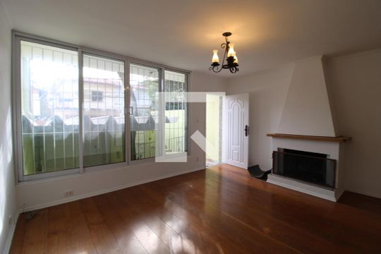 Casa à venda com 4 quartos, 215m² em Jardim Petrópolis, São Paulo