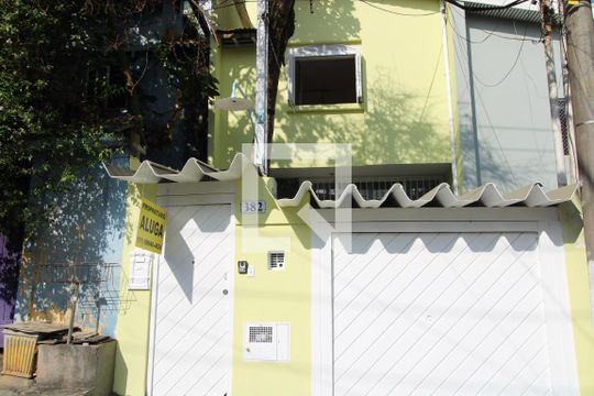 Fachada de casa à venda com 4 quartos, 215m² em Jardim Petrópolis, São Paulo