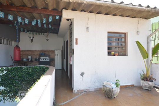Área coberta, edícula e quintal de casa à venda com 3 quartos, 193m² em Vila Prudente, São Paulo