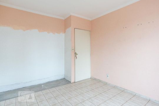 Quarto 2 de casa para alugar com 2 quartos, 125m² em Vila Souza, São Paulo