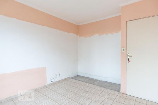 Quarto 2 de casa para alugar com 2 quartos, 125m² em Vila Souza, São Paulo