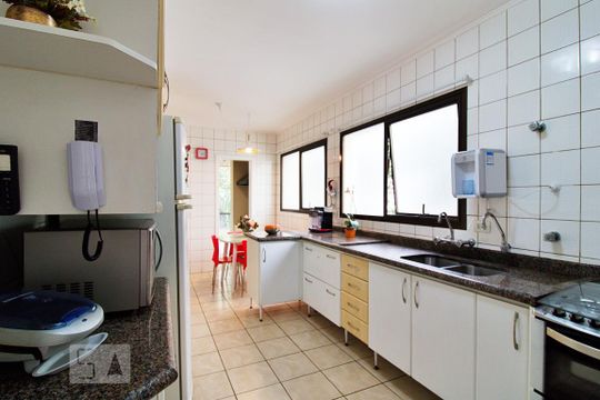 Cozinha de apartamento à venda com 4 quartos, 179m² em Morumbi, São Paulo