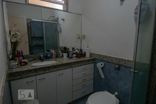 Banheiro 1 de apartamento à venda com 3 quartos, 109m² em Leme, Rio de Janeiro
