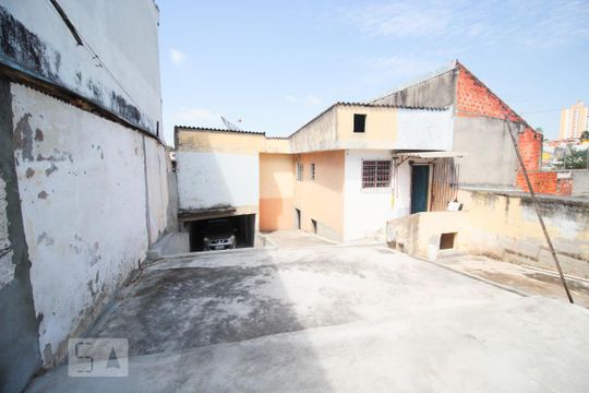Quintal de casa à venda com 3 quartos, 315m² em Vila Carmosina, São Paulo