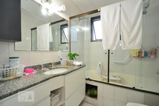 Banheiro da Suíte de apartamento à venda com 4 quartos, 132m² em Vila Mariana, São Paulo