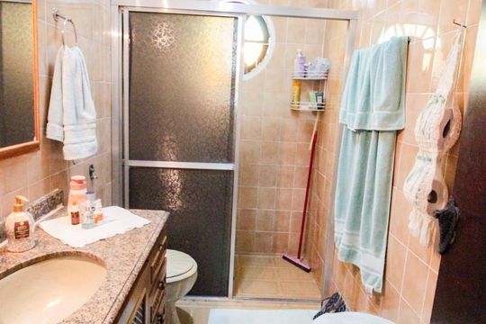 banheiro social de casa à venda com 3 quartos, 150m² em Lauzane Paulista, São Paulo
