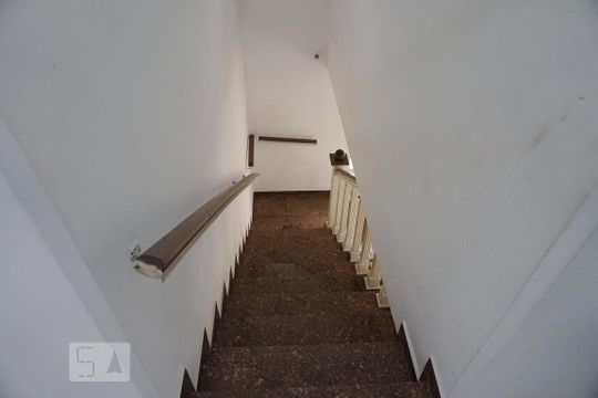 Escada de casa à venda com 3 quartos, 154m² em Chácara Cruzeiro do Sul, São Paulo