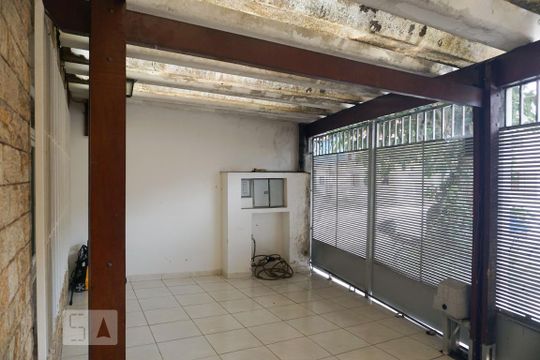 Garagem de casa à venda com 3 quartos, 154m² em Chácara Cruzeiro do Sul, São Paulo