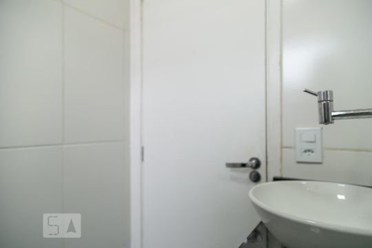 Banheiro de apartamento à venda com 2 quartos, 45m² em Gopoúva, Guarulhos