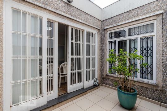 Quintal  de casa à venda com 3 quartos, 325m² em Vila Mariana, São Paulo