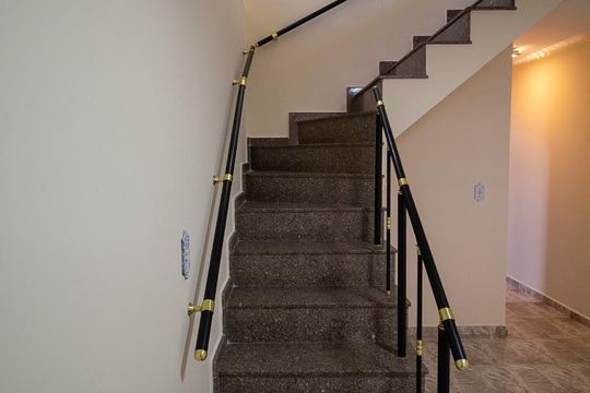 Escada de casa à venda com 3 quartos, 130m² em Vila Ema, São Paulo