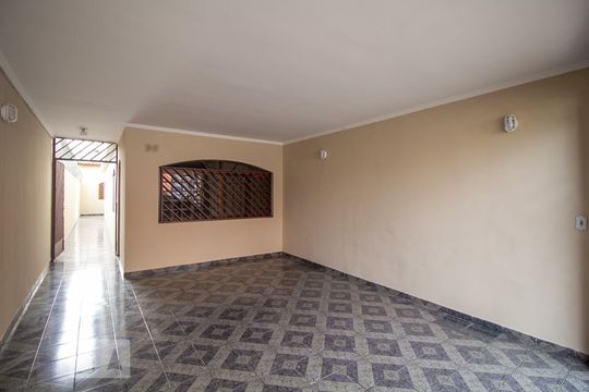 Garagem de casa à venda com 3 quartos, 130m² em Vila Ema, São Paulo