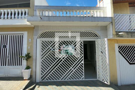 Fachada de casa à venda com 3 quartos, 129m² em Jardim Bom Clima, Guarulhos